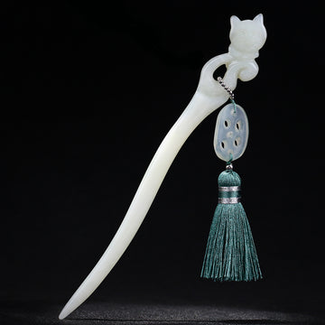 Handmade Xiuyu Jade Kitten Hair Stick with Tassel