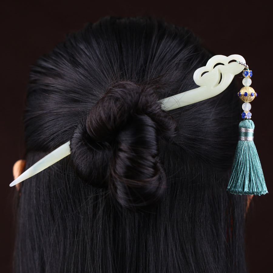Handmade Jade Hair Stick with Auspicious Cloud Patterns