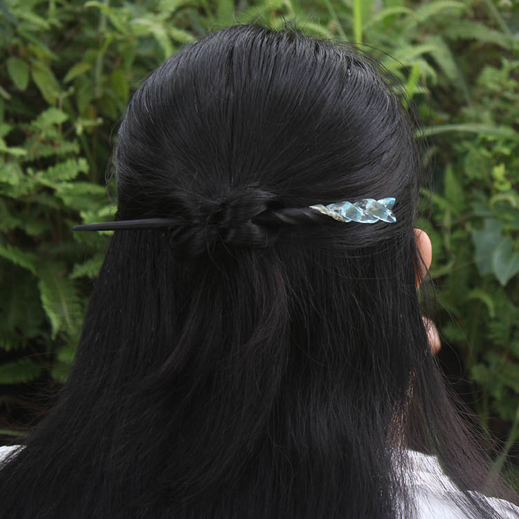 The Twisted Ice Blue Hair Stick