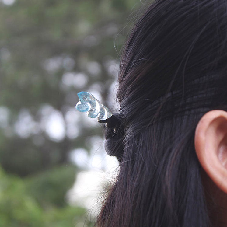 The Twisted Ice Blue Hair Stick