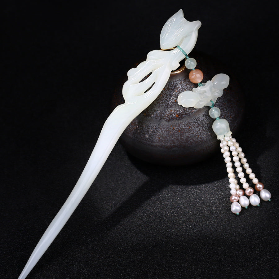 Handmade Xiuyu Jade Fox Hair Stick with Pearls Tassel